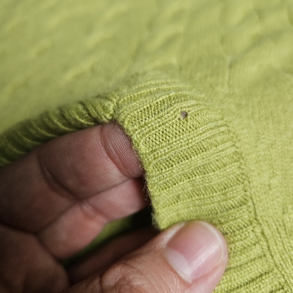 Kinross Cashmere spring green cable knit v-neck sweater large - Picture 5 of 5